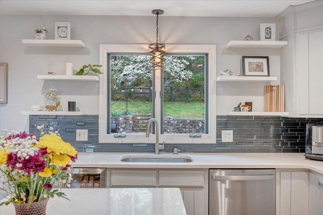 6925 Shaver RD, Roanoke, VA 24018