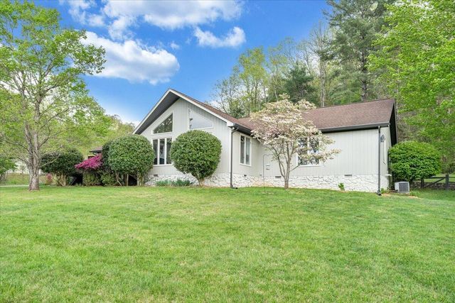 6925 Shaver RD, Roanoke, VA 24018