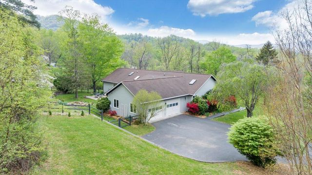 6925 Shaver RD, Roanoke, VA 24018