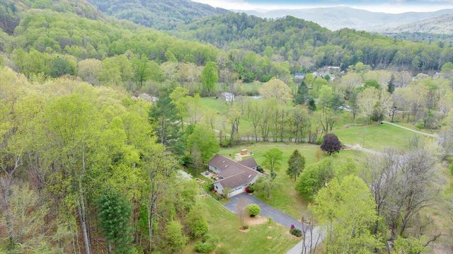 6925 Shaver RD, Roanoke, VA 24018