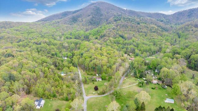 6925 Shaver RD, Roanoke, VA 24018
