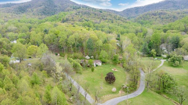 6925 Shaver RD, Roanoke, VA 24018