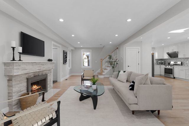 303 Russett, Brookline, MA 02467