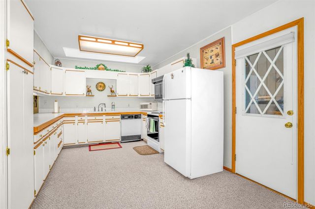 21692 S Saint Vrain Drive, Lyons, CO 80540
