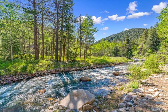 21692 S Saint Vrain Drive, Lyons, CO 80540