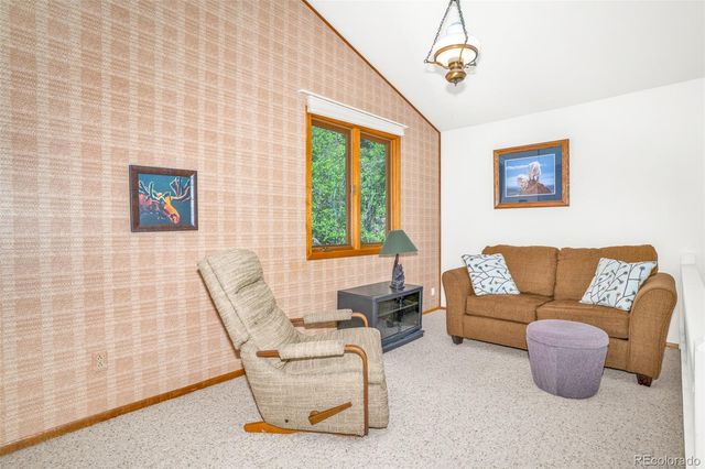 21692 S Saint Vrain Drive, Lyons, CO 80540
