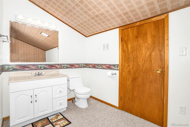 21692 S Saint Vrain Drive, Lyons, CO 80540