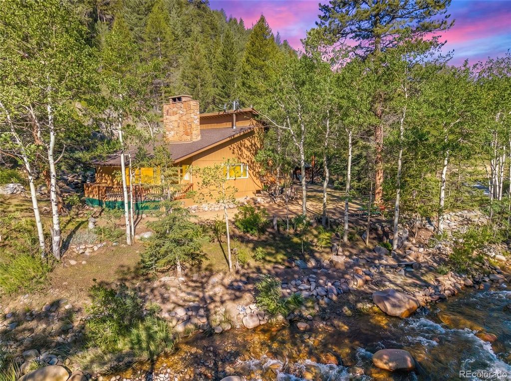 21692 S Saint Vrain Drive, Lyons, CO 80540