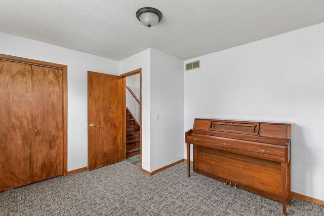 712 NE 9th Street, Grimes, IA 50111