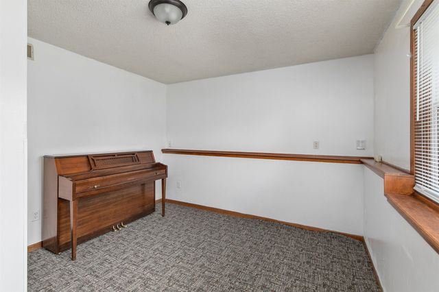 712 NE 9th Street, Grimes, IA 50111