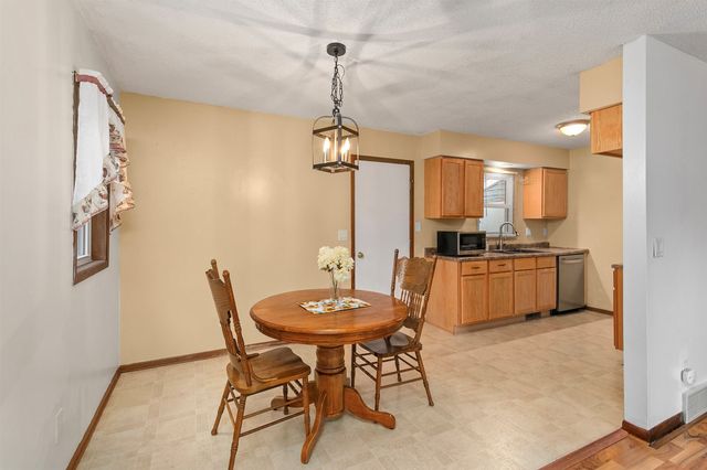 712 NE 9th Street, Grimes, IA 50111