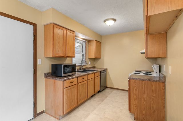 712 NE 9th Street, Grimes, IA 50111