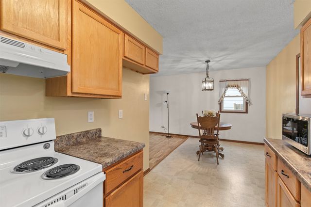 712 NE 9th Street, Grimes, IA 50111