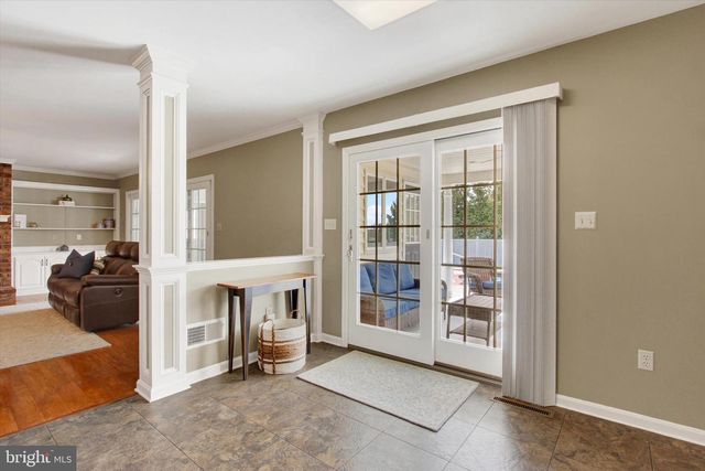 266 FAIRVIEW DR, Hanover, PA 17331