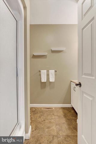 266 FAIRVIEW DR, Hanover, PA 17331