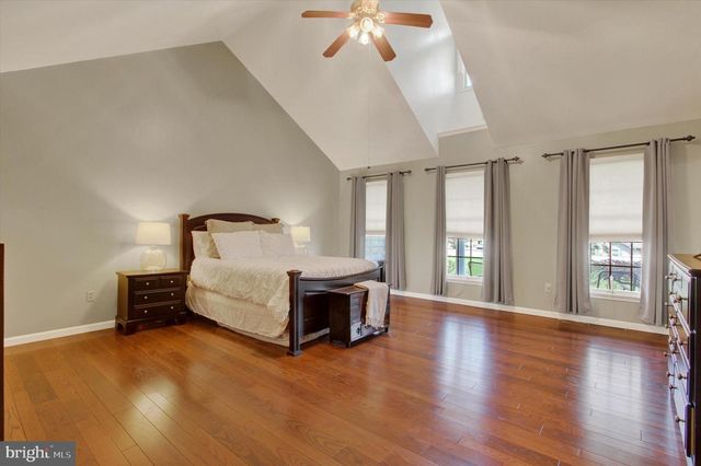 266 FAIRVIEW DR, Hanover, PA 17331