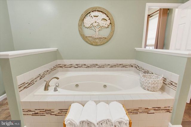 266 FAIRVIEW DR, Hanover, PA 17331