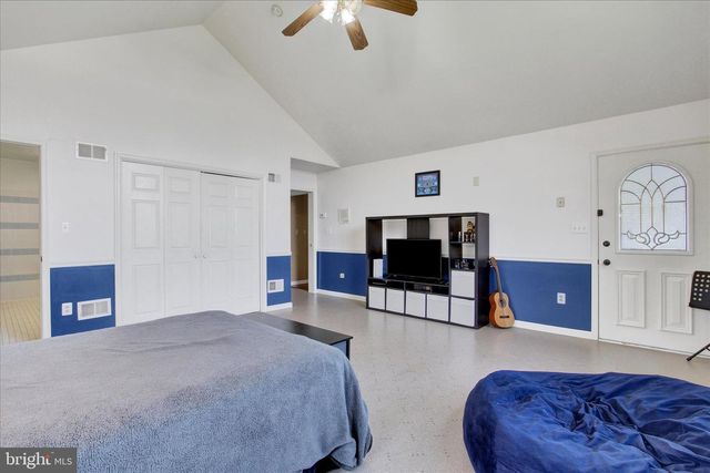 266 FAIRVIEW DR, Hanover, PA 17331
