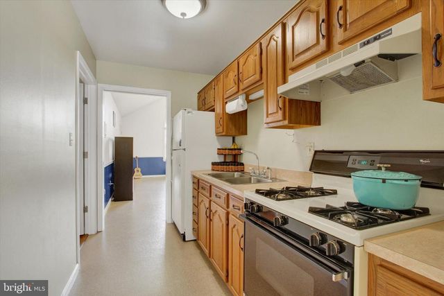 266 FAIRVIEW DR, Hanover, PA 17331