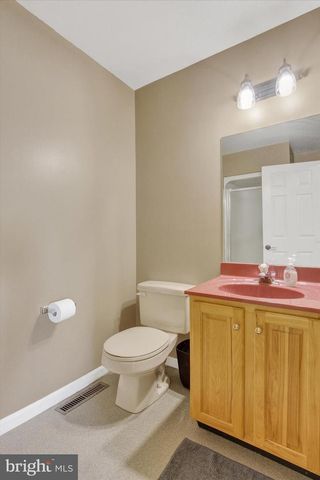 266 FAIRVIEW DR, Hanover, PA 17331