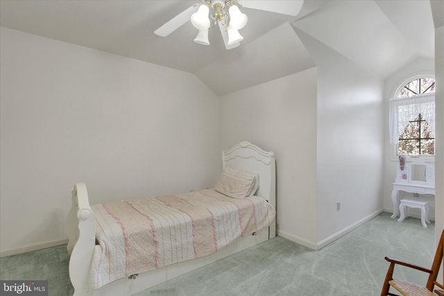 266 FAIRVIEW DR, Hanover, PA 17331