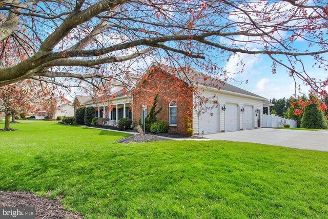 266 FAIRVIEW DR, Hanover, PA 17331