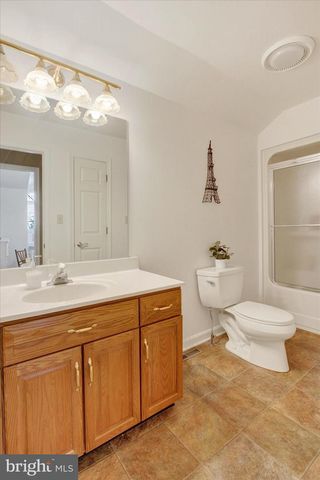 266 FAIRVIEW DR, Hanover, PA 17331