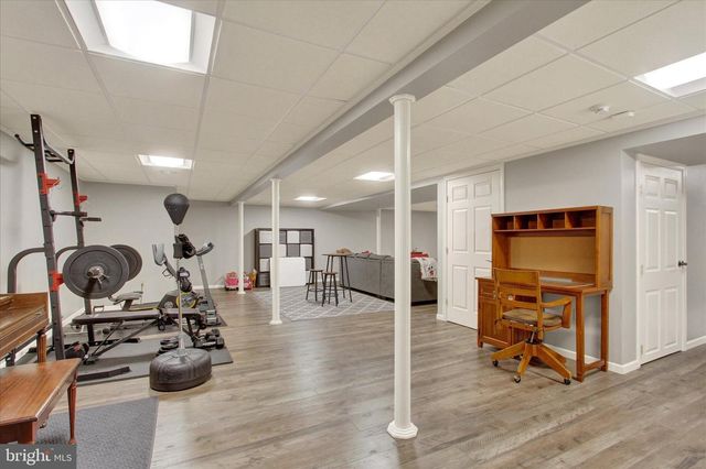 266 FAIRVIEW DR, Hanover, PA 17331