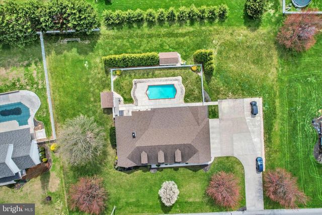 266 FAIRVIEW DR, Hanover, PA 17331
