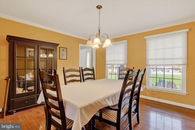 266 FAIRVIEW DR, Hanover, PA 17331