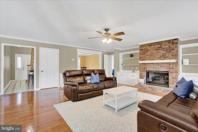 266 FAIRVIEW DR, Hanover, PA 17331