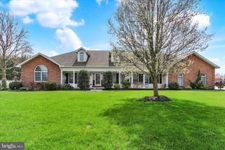 266 FAIRVIEW DR, Hanover, PA 17331