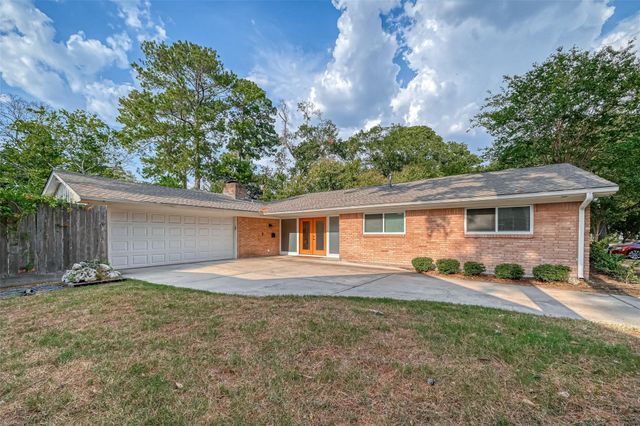 10138 Hazelhurst Drive, Houston, TX 77043