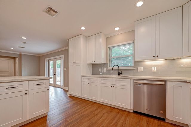 10138 Hazelhurst Drive, Houston, TX 77043