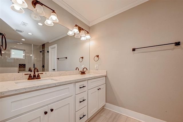 10138 Hazelhurst Drive, Houston, TX 77043