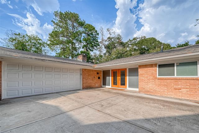 10138 Hazelhurst Drive, Houston, TX 77043