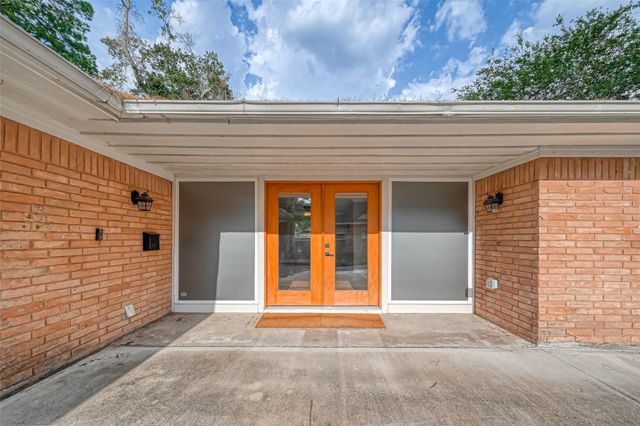 10138 Hazelhurst Drive, Houston, TX 77043