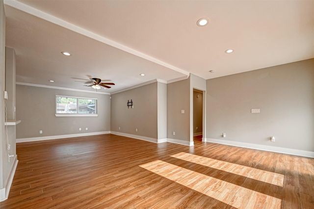 10138 Hazelhurst Drive, Houston, TX 77043