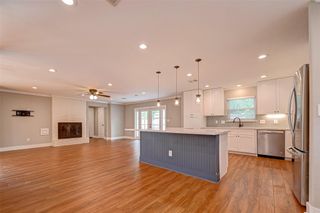 10138 Hazelhurst Drive, Houston, TX 77043