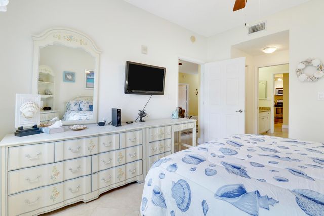 2802 Sarento Place 204, Palm Beach Gardens, FL 33410