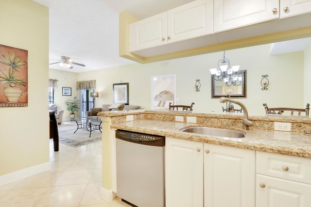 2802 Sarento Place 204, Palm Beach Gardens, FL 33410