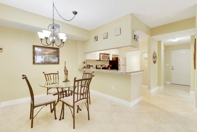 2802 Sarento Place 204, Palm Beach Gardens, FL 33410