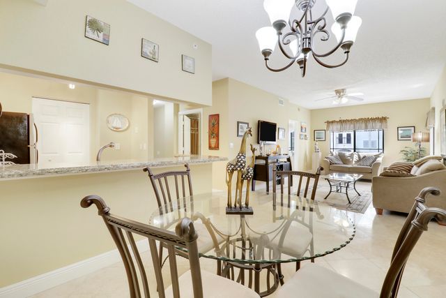 2802 Sarento Place 204, Palm Beach Gardens, FL 33410