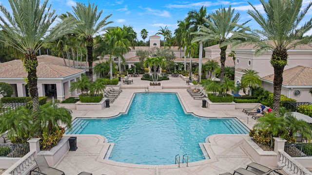 2802 Sarento Place 204, Palm Beach Gardens, FL 33410