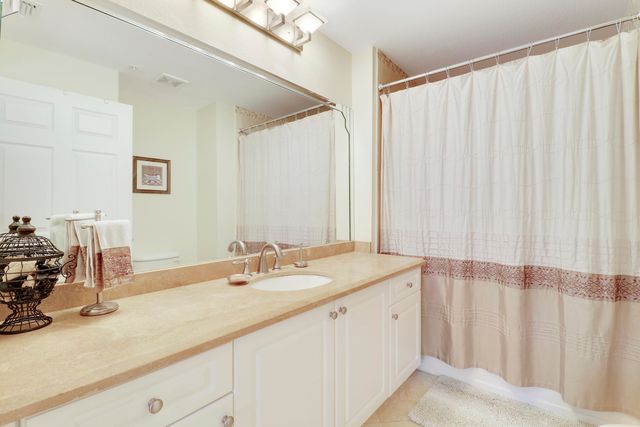 2802 Sarento Place 204, Palm Beach Gardens, FL 33410