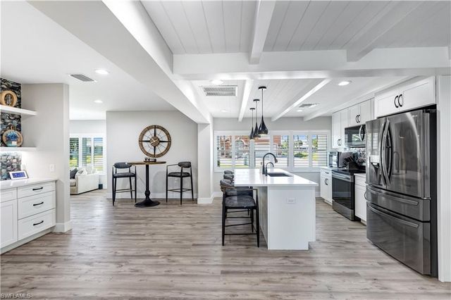 131 Egret ST, Fort Myers Beach, FL 33931