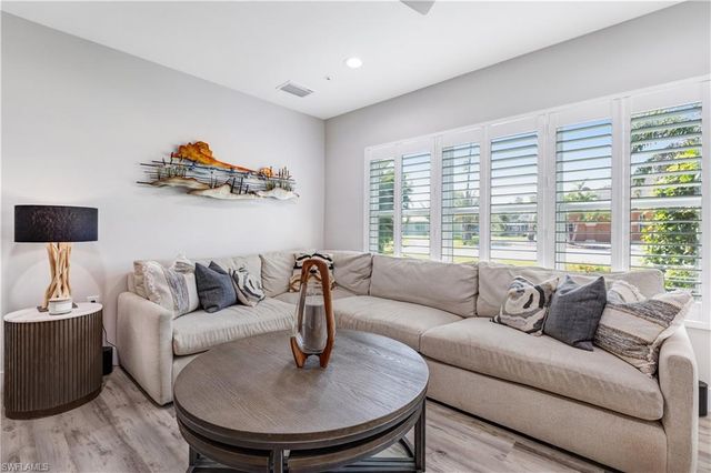131 Egret ST, Fort Myers Beach, FL 33931
