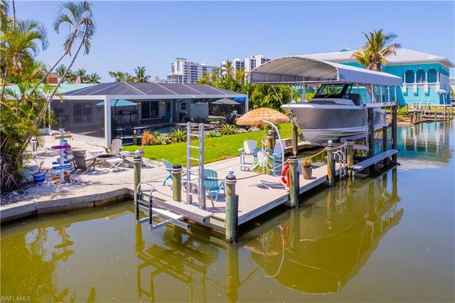 131 Egret ST, Fort Myers Beach, FL 33931