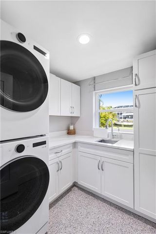131 Egret ST, Fort Myers Beach, FL 33931
