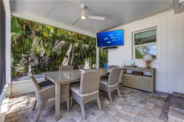 131 Egret ST, Fort Myers Beach, FL 33931